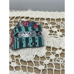 VINTAGE GARY PATTERSON CAT IN PRESENT BOX  PIN